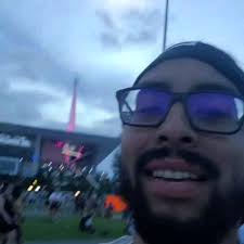 Miami RL part 2....crazier than the 1st go around! Enjoyed the amazing  weather with my lady, seen who I planned to see and went Super Saiyan to  get to the front of Kendrick Lamars set. S/o to my squad ...