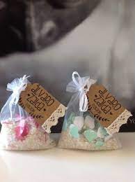 Bolsas de organza para arroz en bodas. Bolsitas De Arroz Adornadas Con Etiqueta Y Sello De Www Trocitosdeboda Com Adornos Para Boda Recuerdos De Boda Regalos De Boda Para Invitados