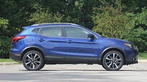 Beginning with the 2020 model year, knee airbags for the driver and front passenger were added, as well as a newly redesigned passenger frontal airbag. Nissan Rogue Sport Vs Kia Sportage