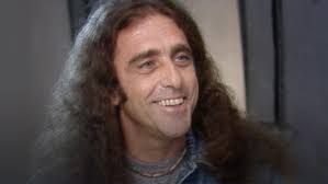 🤘Le Rock québécois ne pourra jamais oublier OFFENBACH et ce  grand-disparu-parti-trop-vite GERRY BOULET. Mais qui de mieux placé que Le  Kid, Pat Martel le batteur du groupe mythique. 🥁 Pat vous présente