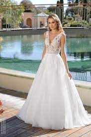 Preise vergleichen und bequem online kaufen! Brautkleid A Linie Mit V Ausschnitt