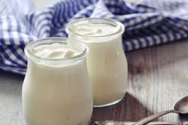 Berbagai cara pun dilakukan, mulai dari melakukan basic skincare hingga rajin memakai masker wajah. Ramai Masker Wajah Dari Yoghurt Dan Bisa Dimakan Ini Kata Dokter Halaman All Kompas Com