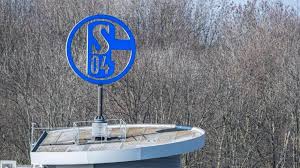 There are also all fc schalke 04 scheduled matches that they are going to play in the future. Fussball Bundesliga Das Leid Gelsenkirchens Erst Stieg Der Bergbau Ab Jetzt Wohl Schalke 04 Augsburger Allgemeine