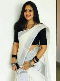 Aami surendran is a model and television anchor. Pin By Asmi Achyute On Acters Kerala Saree Blouse Designs Kerala Saree Blouse Set Saree Kerala
