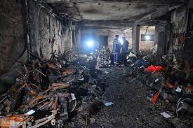 越南公寓惡夜大火56死37傷居民在鐵窗裡呼救