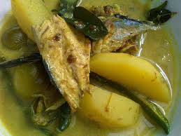 Menu khas aceh rayeuk yg satu ini sangat dikenal dan digemari oleh penikmat kuliner,ini menu warisan indatu, rasanya pedas girih dan ada rasa asamnya karna. Kuah Leumak Aceh Catatan Kecil