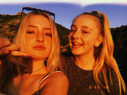 Mikayla Mann (@mikaylalmann)