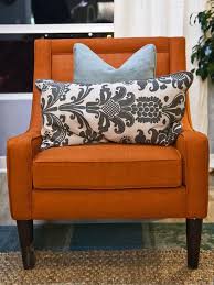 Hgtv Star Season 8 Photo Highlights From Episode 3 Orange Accent Chair Brown Living Room Orange Chair