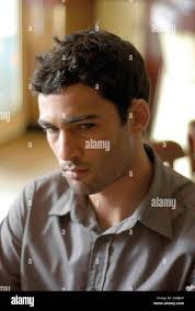 Eric Der's Instagram, Twitter & Facebook