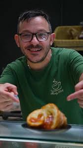 Non un semplice cornetto. Un’esperienza. 🥐🍯