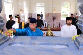 Sultan ibrahim sultan iskandar 5.117 views2 months ago. Hrh Crown Prince Of Johor On Twitter Hm Sultan Of Johor And Hrh Crown Prince Of Johor Visit Royal Mausoleum In Respect Of Hari Hol Almarhum Sultan Iskandar Https T Co 0segcusdnf