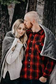 Winter Couple Session Madison Paige Photo Winter Engagement Photos Outfits Winter Photoshoot Winter Engagement Photos