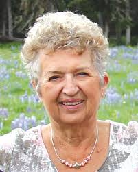 Elizabeth Lewin's Instagram, Twitter & Facebook