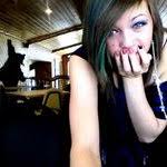 Elisa Cantrell's Instagram, Twitter & Facebook