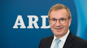 Jan hofer made his first appearance as an anchorman on rtl. Jan Hofers Gehalt Das Verdient Er Bei Der Tagesschau Als Nachrichtensprecher Gq Germany
