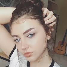 △nna Nicole Starr (@Floridiannaa)