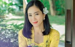 Bunga zaenal masih imut banget. Respon Cerdas Bunga Zainal Saat Agamanya Dipertanyakan Ikut Keyakinan Suami