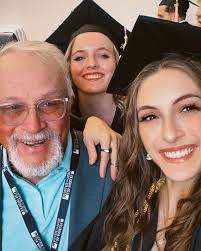 some bts of the making of “crime to be happy” <3 more to come sooonnnn  #singersongwriter #newmusic #losangeles #songwriter #singer #caroleking  #jonimitchell #lizzymcalpine