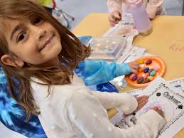 ✨ Today (September 15) marked #InternationalDotDay! #PRSD Superintendent  Dr. Marco Pochintesta stopped into Jacinta Winters' kindergarten classroom  at Evans Park Elementary School to join in the festivities