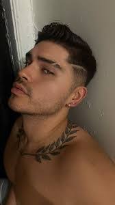 Eric Villa's Instagram, Twitter & Facebook