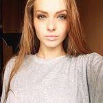 Karin Rowan's Instagram, Twitter & Facebook