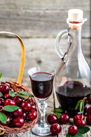 Ratafia Che Cos E Come Si Fa Questo Liquore Alle Amarene Come Si Beve E Quali Sono I Migliori Wine Dharma Nel 2020 Liquori Vino Montepulciano Vino Naturale