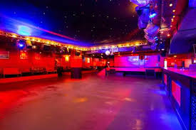 Faire revenir le rock'n roll dans les boites de nuit à paris. Top Boite De Nuit A Paris 10 Eme Arrondissement 75010 Juin 2021 Privateaser