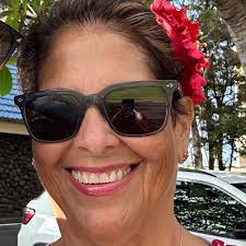 What are good hair salons in Santa Ana for hair dye and trim?