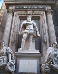 1st arrondissment paris statue paris greek statue