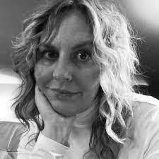 Daphne Eck's Instagram, Twitter & Facebook