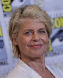 Judgement day, debuting a new badass sarah connor who was no longer a victim or bystander.she went through an intense. 420 Linda Hamilton Ideen Terminator Sarah Connor Die Auserwahlten Im Labyrinth