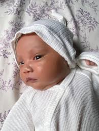 Babies love their mommas,” said Tia. “I used to think I wasn't holding them  right or they just didn't like me, then I learned about the bond between a  mother and her