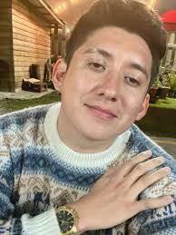 Me siento feliz en poder volver a pisar un escenario. Es algo que me  encanta hacer; BAILAAAR🕺🖤 Les juro que acabe sufriendo 😪 medio año sin  bailar nmms, la condición no es