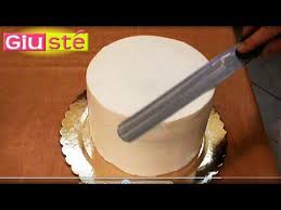 Comment Recouvrir Un Gateau Avec De La Creme Au Beurre Gateau Idee Gateau Comment Decorer Un Gateau