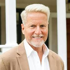 Amazon.com: Mike Reis: books, biography, latest update