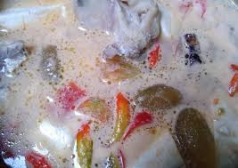 Bercita rasa asam dari belimbing wuluh dan tomat, pedas dari cabe rawit, gurih dari ayam dan santan, serta wangi dari daun salam dan daun pisang pembungkusnya. Resep Garang Asem Ayam Dan Tahu Antiribet Yang Gampang Pasti Nagih Resepmasakan Web Id