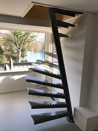 1m2 Bei Eestairs I Schwarze Treppe Design I Raumspartreppe Platzsparende Treppe Schmale Treppe In 2020 Treppen Design Raumspartreppen Treppe
