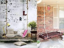 L'arredo fai da te spesso è un'attività molto piacevole da svolgere, soprattutto se siete amanti del design.in questo articolo vi mostriamo venti proposte a cui è possibile ispirarsi se siete alla ricerca di idee per l'arredo della vostra abitazione. I Dondoli E Le Altalene Fai Da Te Per Il Giardino Rubriche Infoarredo Arredamento E Design Per La Tua Casa
