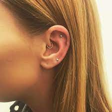 16 Susse Ohrlocher Die Ihrem Stil Einen Hauch Von Boho Verleihen Piercing Boho Die Einen Hauch Ihrem Cute Ear Piercings Piercings Earings Piercings