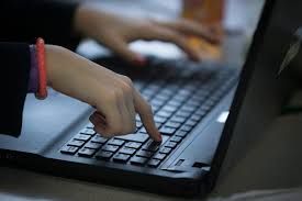 Administrator jaringan terkadang melakukan pembatasan besar data yang dapat diakses atau diunduh dari internet. Kementerian Komunikasi Dan Informatika