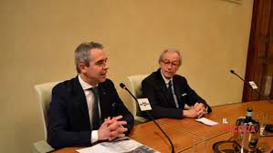 Dopo cinquant'anni di carriera si è dimesso dall'ordine scrive il direttore del 'giornale', alessandro dopo cinquant'anni di carriera si è dimesso dall'ordine rinunciando a titoli e posti di comando nei io mi auguro che le centinaia di colleghi ai quali negli anni vittorio feltri ha offerto lavoro e insegnato. Vittorio Feltri A Palazzo Galli Apre Un Ciclo Di Incontri Per Gli Amici Degli Animali