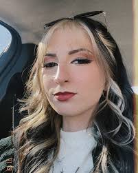 Lori Marie's Instagram, Twitter & Facebook