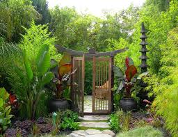 Gartentor Selber Bauen Diy Anleitung Und 45 Einzigartige Beispiele Diy Garten Zenideen Garten Design Hinterhof Designs Diy Pergola
