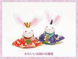 楽天市場 雛人形 ひな人形 ちりめん段飾りうさぎ五人雛 rhs157 お雛様 コンパクト 収納 リュウコドウ ミニ かわいい 小さい ミニチュア おひなさま 初節句 女の子 龍虎堂 京都 ひな祭り 飾り 屏風 玄関 ひな飾り ひなまつり 雛飾り 桃の節句 玄関 人気 ぼんぼり