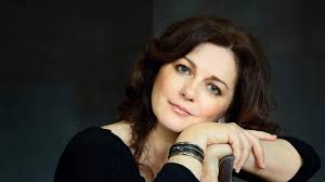 Ce trebuie să purtăm la. O Idee Care A Transformat O Carte Intr Un Spectacol Unic Interviu Cu Simona MihÄƒescu Emilia Chebac