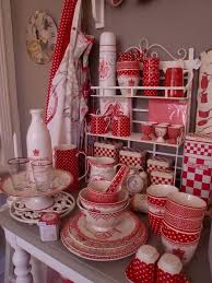 Tableware Red And White Polka Dots Cuisine Rouge Et Blanche Tableau Deco Cuisine Comptoir De Famille