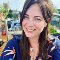 Lucinda Harper's Instagram, Twitter & Facebook