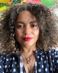 Gretchen Robertson's Instagram, Twitter & Facebook