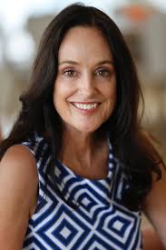 Lorraine Peck's Instagram, Twitter & Facebook