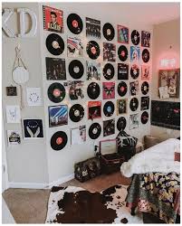 Here are our favourite retro, geometric wall designs. Have A Colorful And Attractive Bedroom Here Are 10 Retro Bedroom Decor Ideas You Might Be Interested In Simdreamhomes